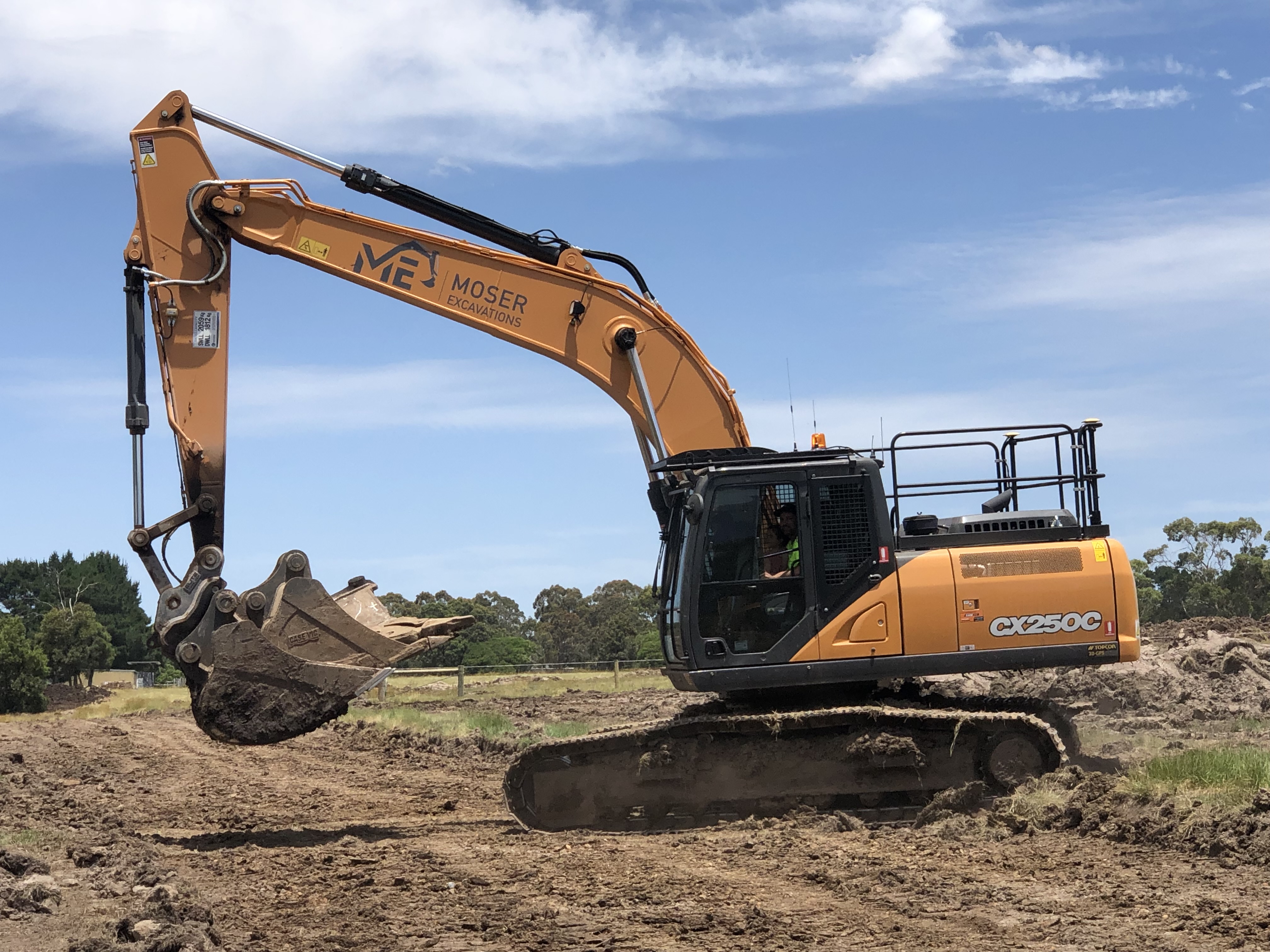 25 tonne excavator